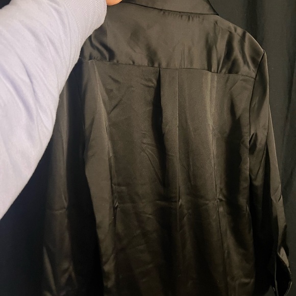 Shirt used once still in excellent condition - Picture 2 of 3